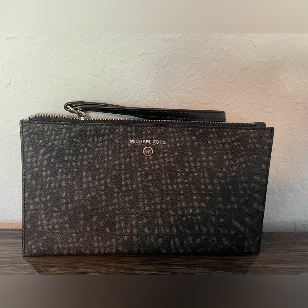Never been used MK wristlet/wallet